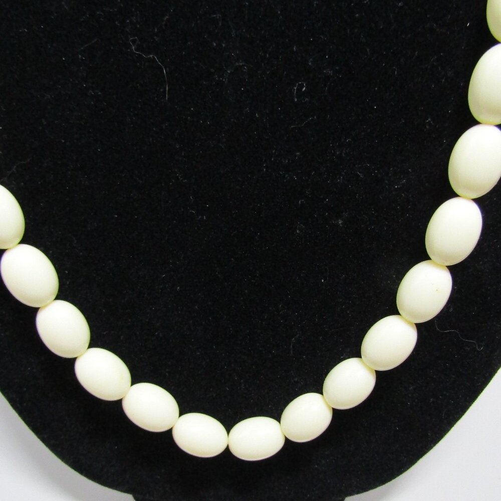 Vintage 24" Signed Trifari Light Cream Oval Beaded Necklace 1970s-80s EUC